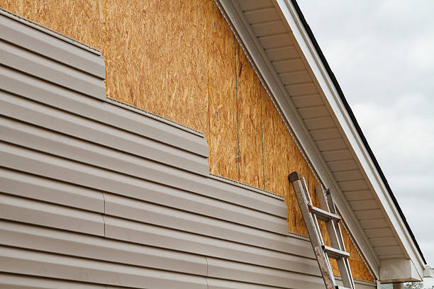 24/7 Emergency Vinyl Siding experts in Weston, MA